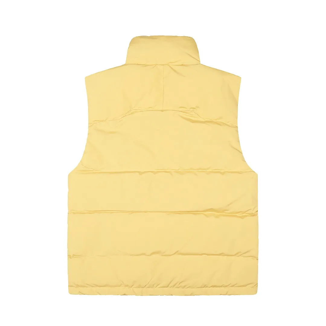 P490 Top quality" Style number: 9002# [Ralph Lauren winter basic solid color embroidery same style down vest for men and women] ✅Ralph Lauren American retro chest zipper high version top-level down filling winter down vest ✅100% high-quality white duck down, high version top-level down filling ✅Double-layer inner velvet to strictly prevent velvet running ✅Built-in adjustable drawstring, windproof and coldproof, considerate and in place ✅Original version, the maximum size can be worn up to 200 pounds. Loose and comfortable, no pressure. ✅Same style for male and female couples. Recommended OOTD wear in winter~ Size: S-XL Color: Black, Navy, Khaki, Wood Green